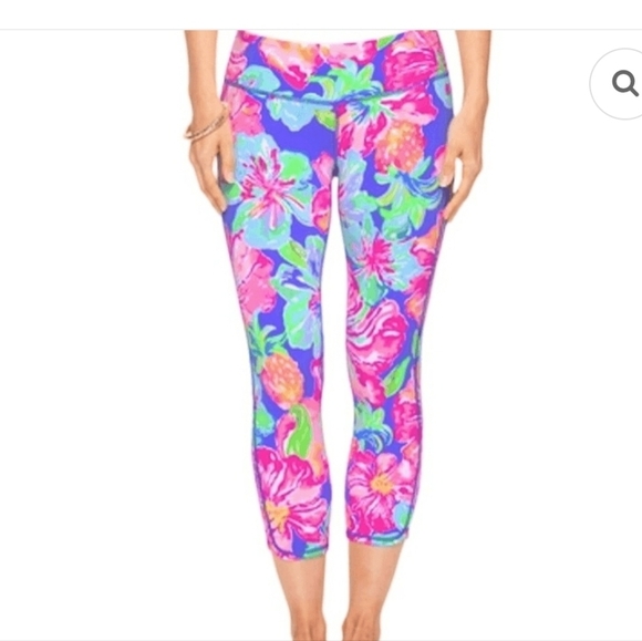 Lilly Pulitzer Pants - Lilly Pulitzer Luxletic Weekender Cropped Leggings